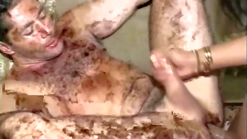 Amateur shemale fucks a guy in a homemade sex video