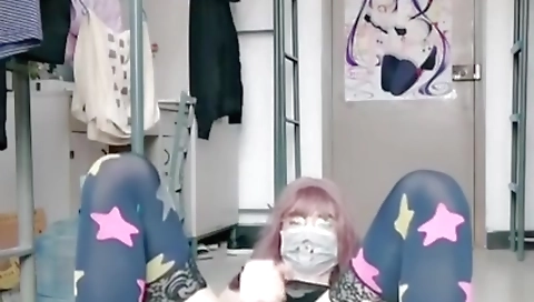 Chinese teen fucks her boyfriend and takes it deep inside her ass