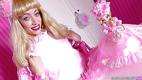 Blonde brunette with small tits and a nice ass gets a cum shot