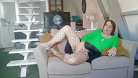 Redhead with a big ass is doing sexy blowjob and fingering