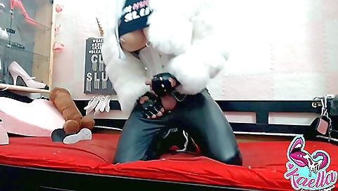 Super long rod in a latex fetish bimbo anal sex clip